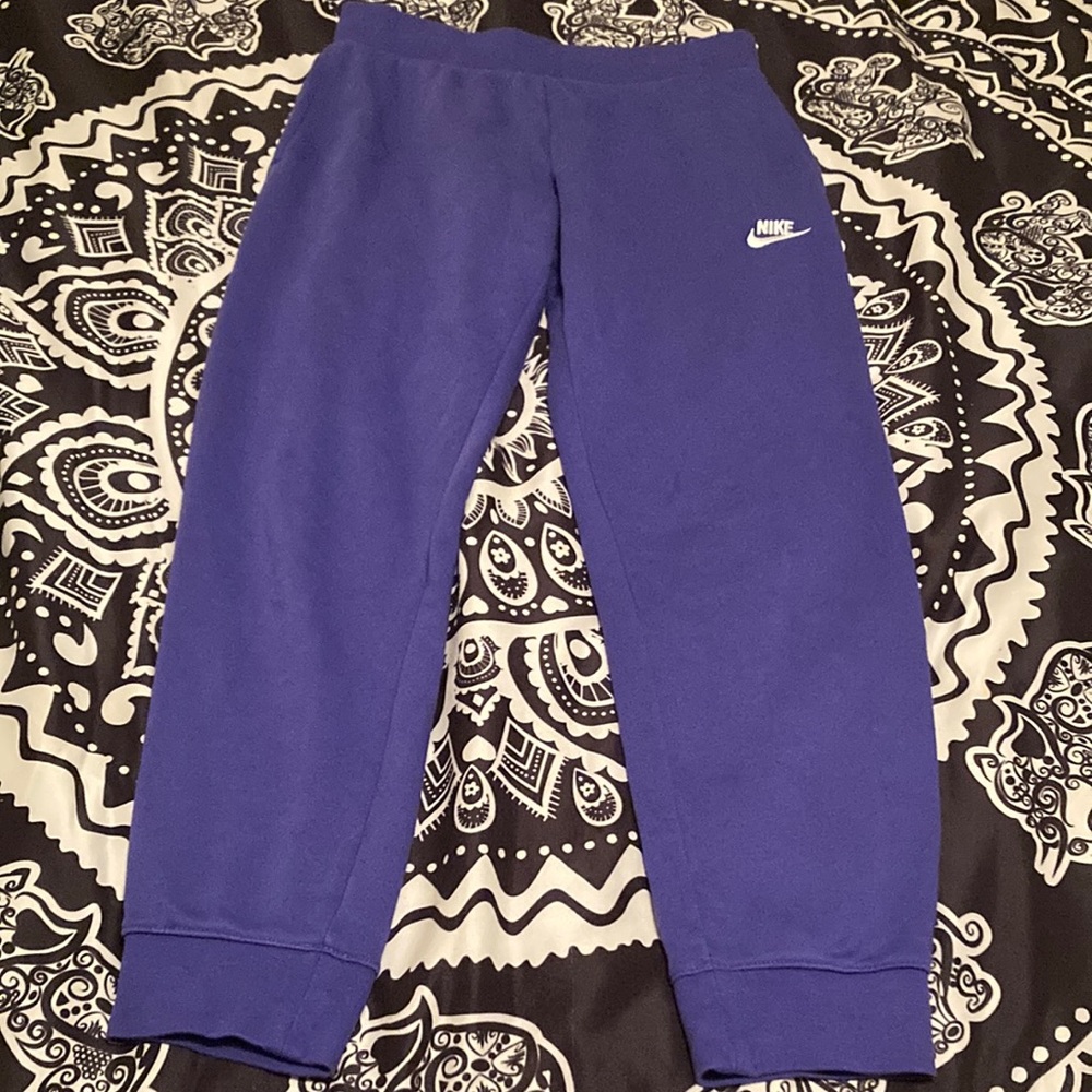 Nike sweatpants size large in kids!
